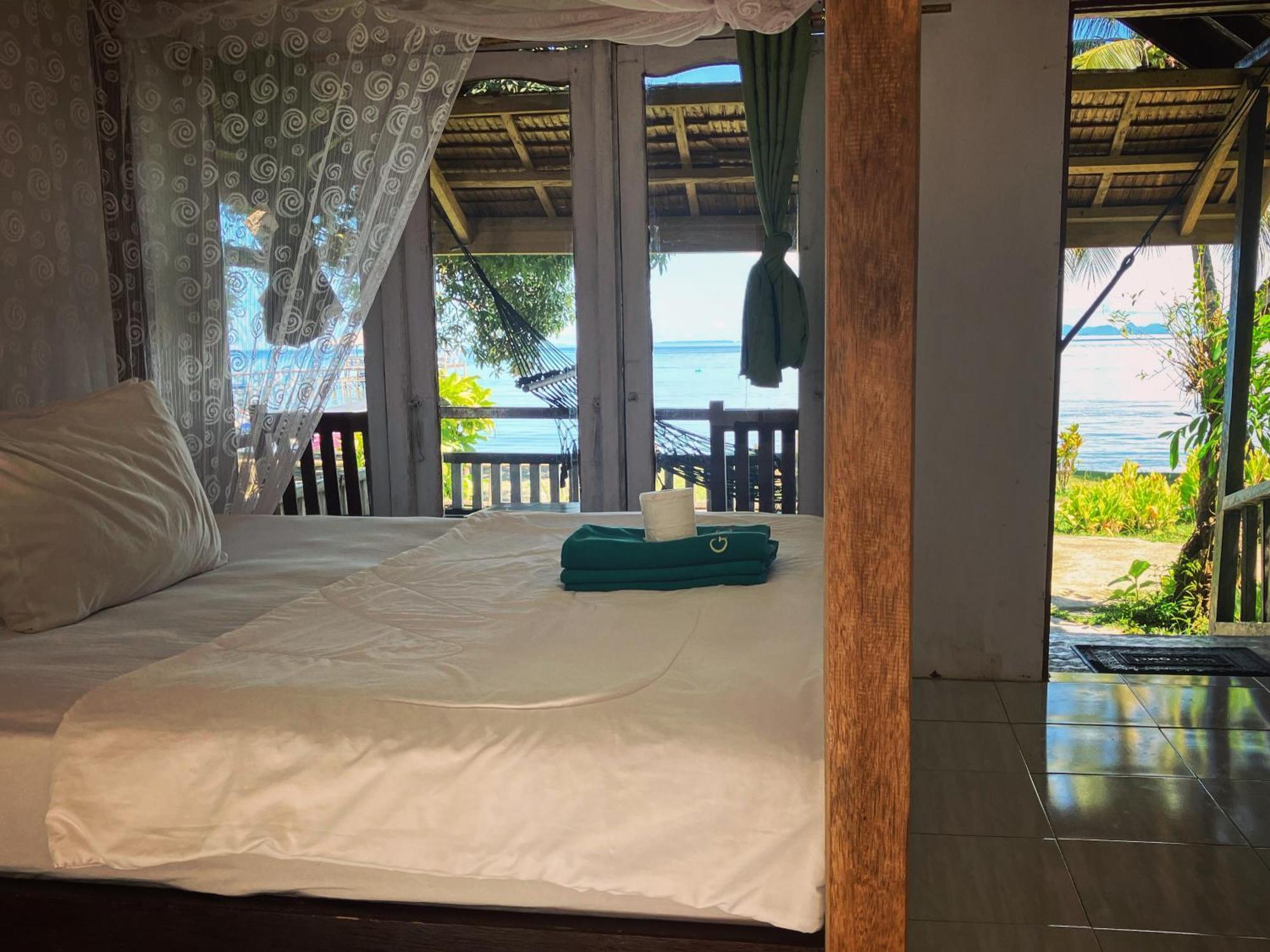 Pristine Paradise Dive Resort - Togean Islands, Una Una Pulau Unauna Dış mekan fotoğraf