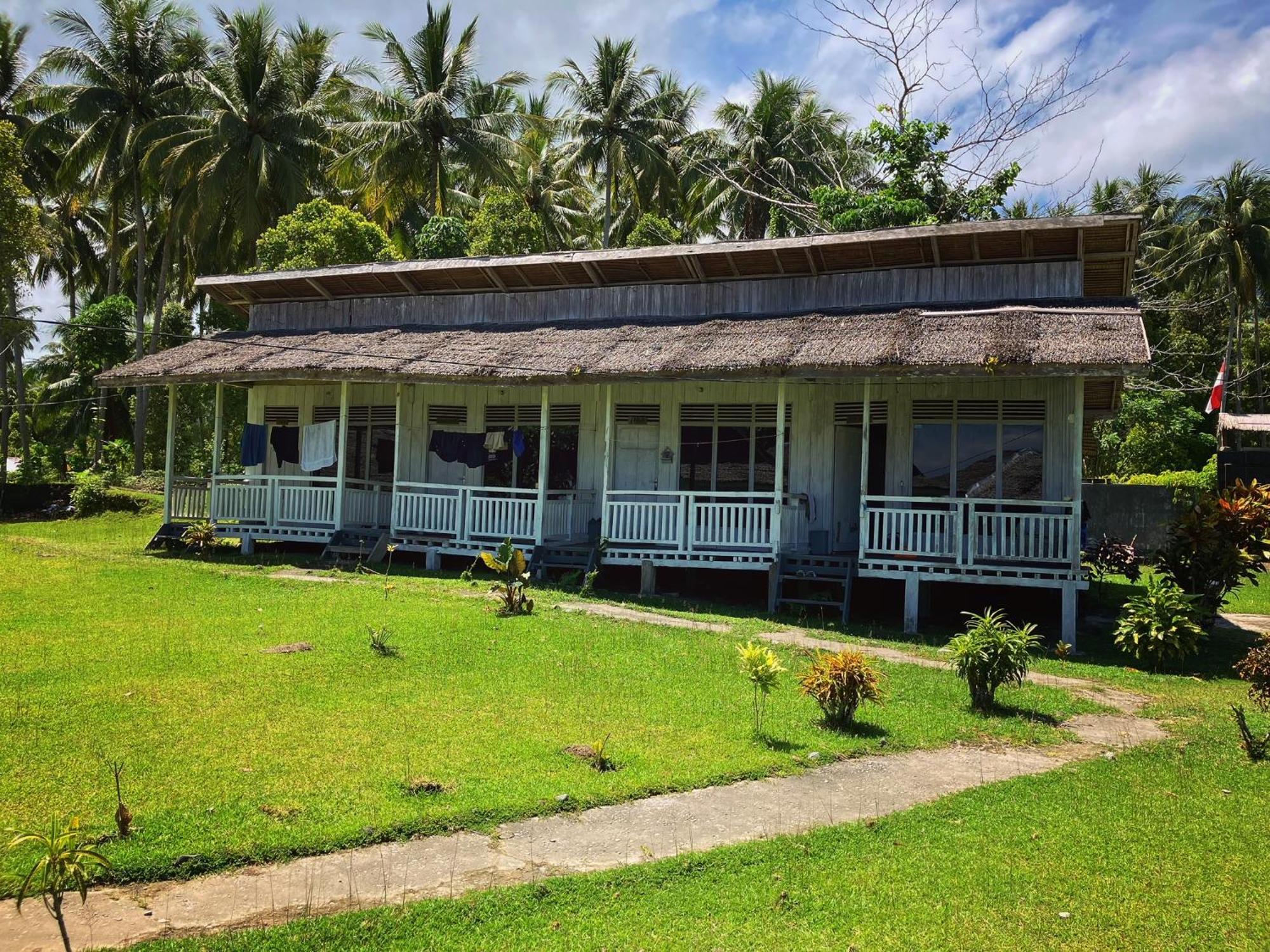 Pristine Paradise Dive Resort - Togean Islands, Una Una Pulau Unauna Dış mekan fotoğraf