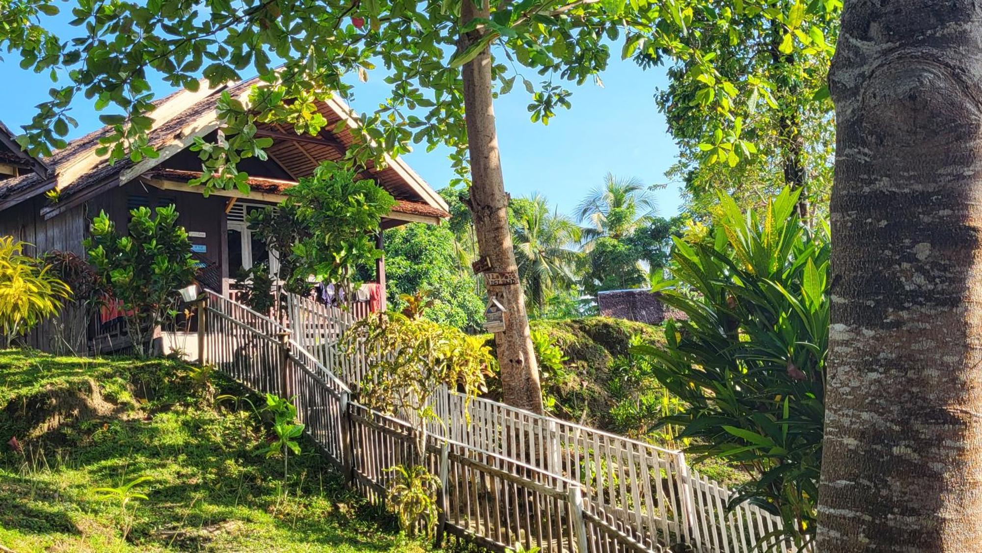 Pristine Paradise Dive Resort - Togean Islands, Una Una Pulau Unauna Dış mekan fotoğraf