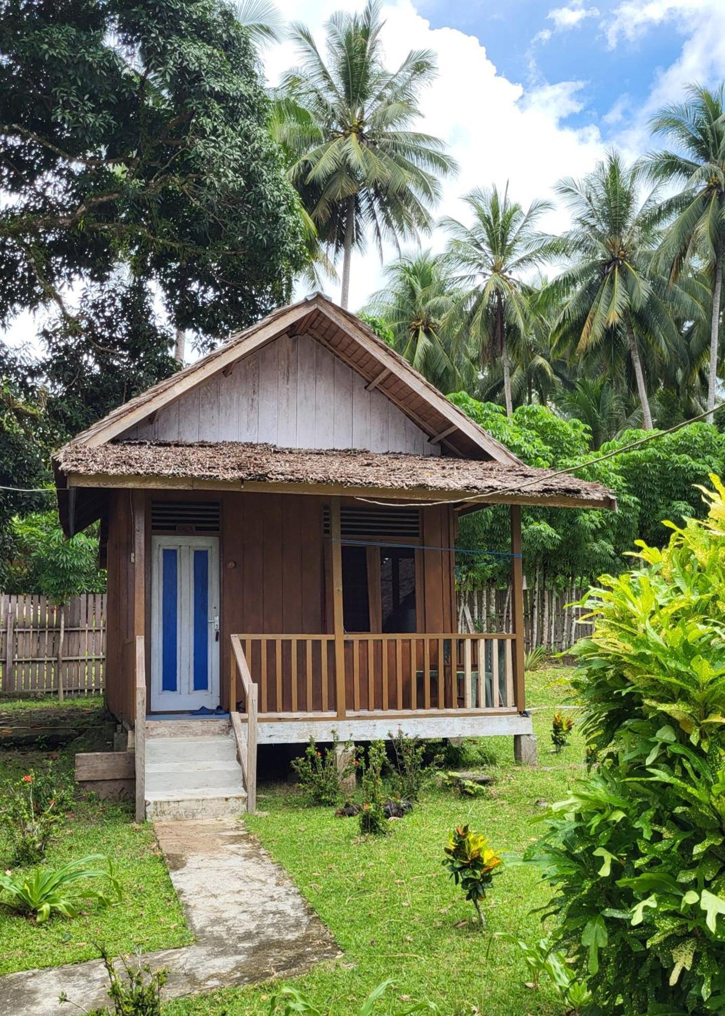 Pristine Paradise Dive Resort - Togean Islands, Una Una Pulau Unauna Dış mekan fotoğraf